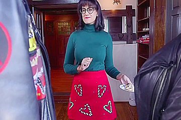 2017 12 22 Penny, Ivy - Cock Crazed Step-mommy Just Wants Anal