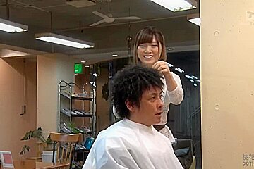 230409美容室で誘惑してくるロリギャルc