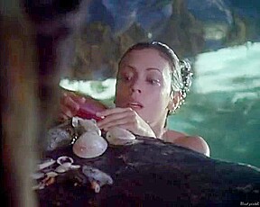 Alyssa Milano - Charmed S05E01-02 (2002)