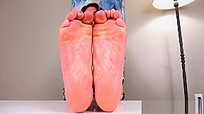 Amateur tgirl sways her tattooed feet