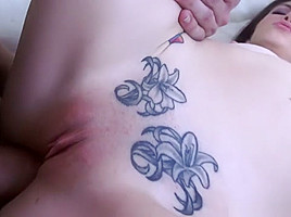 Anal loving hottie gapes her booty for a solid ramming