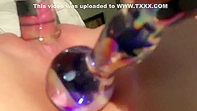 Assfetish babe gets her butthole stretched
