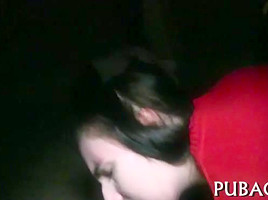 Babe thrills with her blowjob