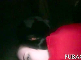 Babe thrills with her blowjob