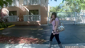 Bang buss catches chubby hot whore Dahlia Devo!