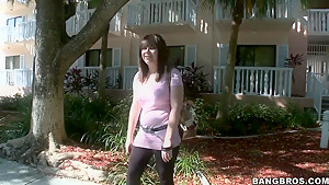 Bang buss catches chubby hot whore Dahlia Devo!