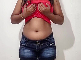Big Boobies Hot Sri Lankan Girl Fingering Wet Pussy