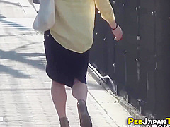 Bizarre Hot Asian Peeing