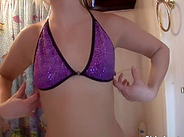 Blonde amateur girl fingering herself