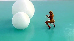 Bootylicious blonde gets ass fucked