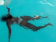 Bootylicious chick shows her tits under the water