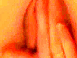 Brunette Fingert Sich Ihre Pussy Vor Der Kamera