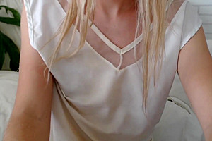 Brunette Tranny Jerking In Har