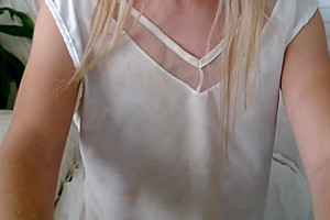 Brunette Tranny Jerking In Har