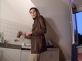 Brunette teen 18+ Ist Noch Shr Unerfahren