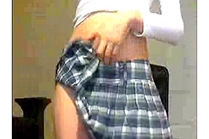 Brunette teen 18+ tgirl tries to wank on cam