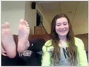 CHATROULETTE GIRLS FEET 205