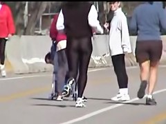 Candid camera sexy video of runners waving their butts 08s