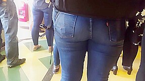 Candid junior milf pawg