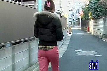 Casual oriental bimbo getting really stunned when she meets some sharking fella