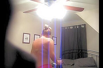 Chubby blonde is nude on the solo