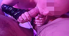 Couple bisexuel baise avec un mec