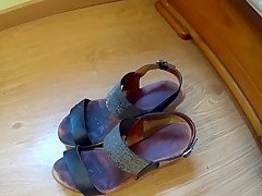 Cumshot on yummy feet