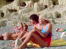 Daryl Hannah - Girls naked swimming, Public & Outdoors - Summer Lovers 1982