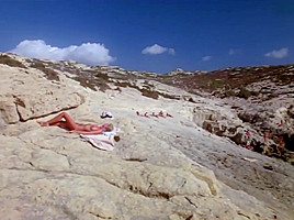 Daryl Hannah - Girls naked swimming, Public & Outdoors - Summer Lovers 1982