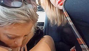 Deux copine chassent un mec pour le sucer