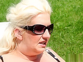 Dominant BBW massaged before atm scene