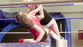 Eurobabe dykes wrestle after exercising