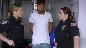 Experienced busty brunette watching suspect screwing the blonde