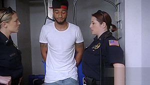 Experienced busty brunette watching suspect screwing the blonde