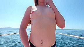 Explosive boat trip for Emma, 30 years old!