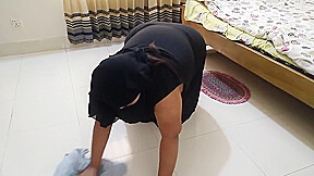 Fuck Indian Maid On Bed While Cleaning Owners House - Aysha