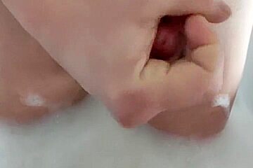 Fun Masturbating In The Bath With A Guy Artem Suchkov