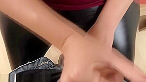 German girl in shiny leggings fucked (creampie)