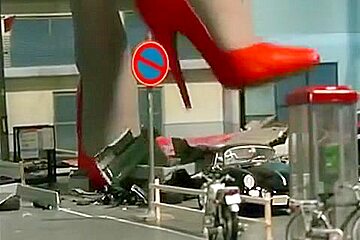 Giantess City Crush