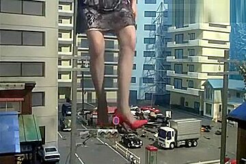 Giantess City Crush