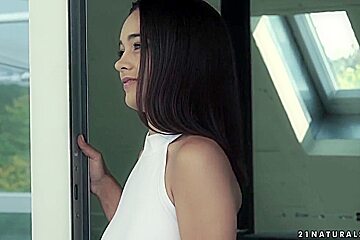 Ginebra Bellucci In Morning In White