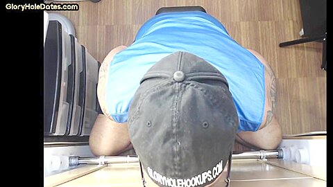 Gloryhole gaydaddy face jizzed after giving blowjob