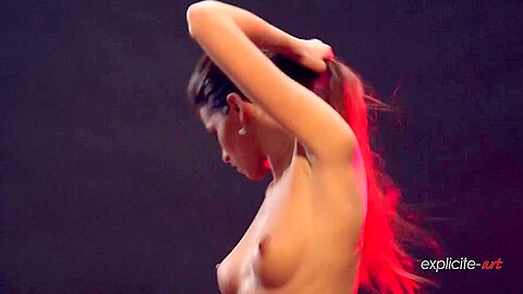 Gorgeous Hairy Babe Has Sex With A Huge Cock