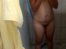 Gozando Na Safadinha No Banheiro