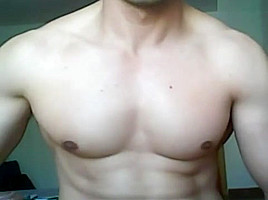 HANDSOME SPANISH 25 YEARS OLD MUSCLE STUD VECINITO STROKES HIS COCK IV