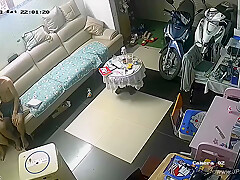 Hackers use the camera to remote monitoring of a lover's home life 607