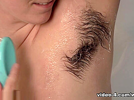 Harley Takes A Very Sexy And Hairy Bath