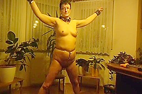 Hasi Fordert Den Dicken Dildo In Ihre Votze Zubekommen!!!