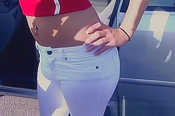 Holly Mae Holmes Has Her Ass Penetrated For The First Time