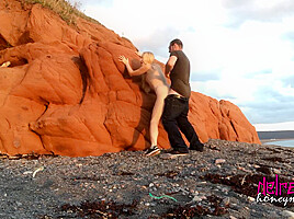 Honey Moon And Delirious Hunter - Amateur Couple Sex On The Beach (nova Scotia)